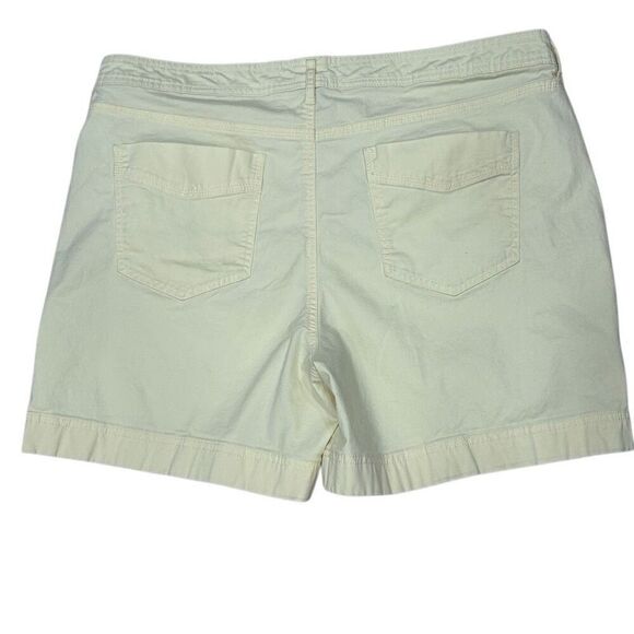 Bandolino Amalia Shorts Women's Size 16 Yellow High Rise Flat Front Twill - Picture 4 of 8